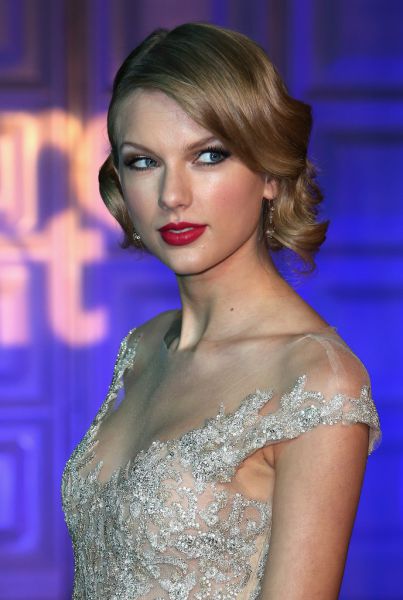 Taylor Swift v princeskini obleki