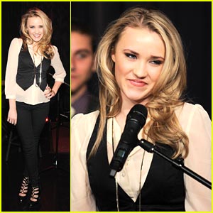 Emily Osment: Nov album bo izšel poleti