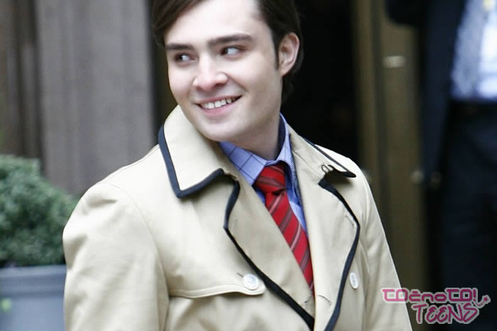 Ed Westwick bo poljubil fanta!