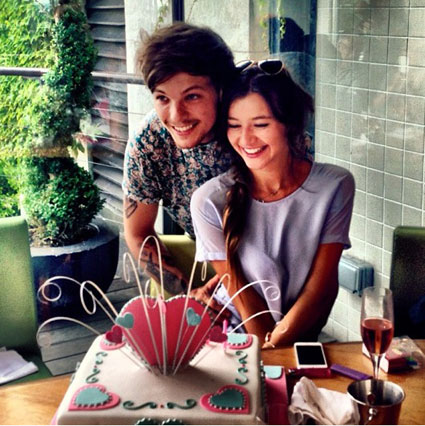 FOTO: Louis iz 1D: S punco praznoval njen rojstni dan!
