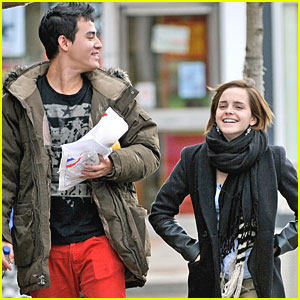 Foto: Emma Watson ujeta z domnevno novim fantom!