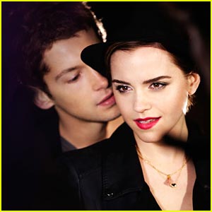 VIDEO: Emma Watson zna biti še kako seksipilna!