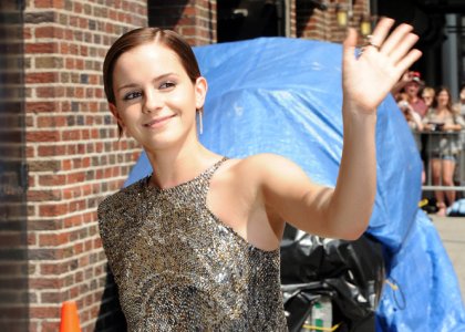 OCENI: Srebrna obleka Emme Watson: HOT ali NOT?