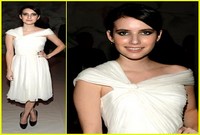 Emma Roberts: Lepa kot boginja v belem!