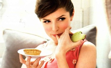 FOTO: Anna Kendrick: Navdušila nas je z novimi glamuroznimi fotografijami!