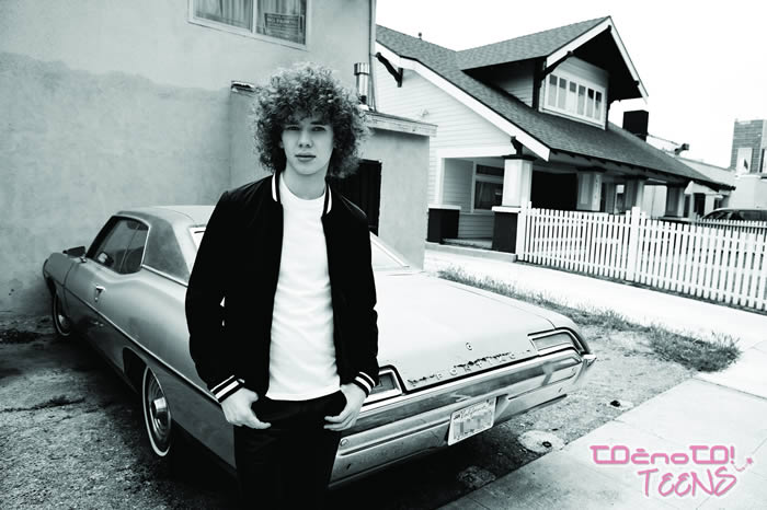 VROČA ROBA! Francesco Yates novi pop zvezdnik!