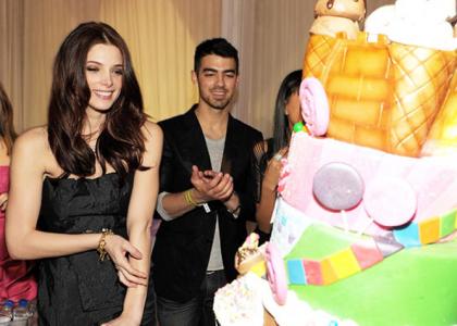 FOTO: Ashley Greene rojstni dan praznovala v divjem Las Vegasu!