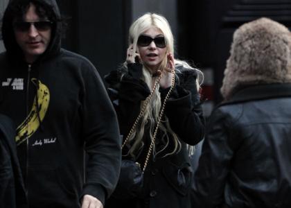 Taylor Momsen: Dolgo je čakala na izdajo videospota, ker se pri 16 ni smela legalno sleči!