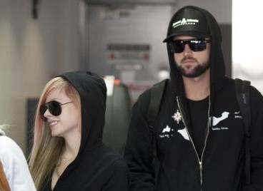 Avril Lavigne: Navdušena, ker je Rihanna za svojo pesem uporabila kar njeno 'I'm With You'!