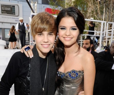 ŠOK: Selena Gomez zaradi zveze z Justinom prejema grožnje s smrtjo!