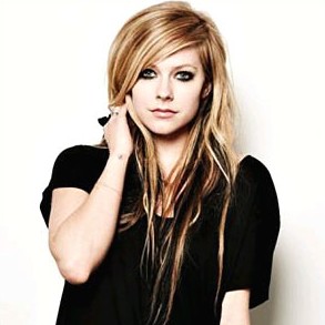 Avril Lavigne: Maja se odpravlja na svetovno turnejo!