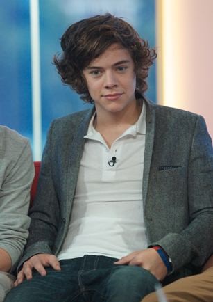 Vroče! Član skupine One Direction ima štiri bradavičke!