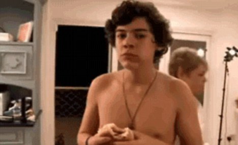 Šok! Harry iz One Direction: So to njegove gole fotografije?!