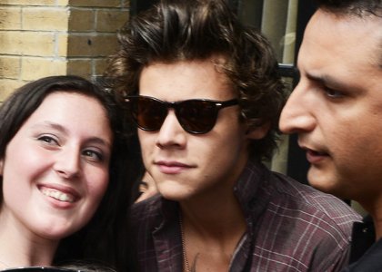 Foto! Harry iz 1D: Vzel si je čas za oboževalce!