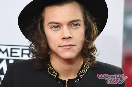 SPREGOVORIL! Harry Styles o odhodu iz skupine One Direction!