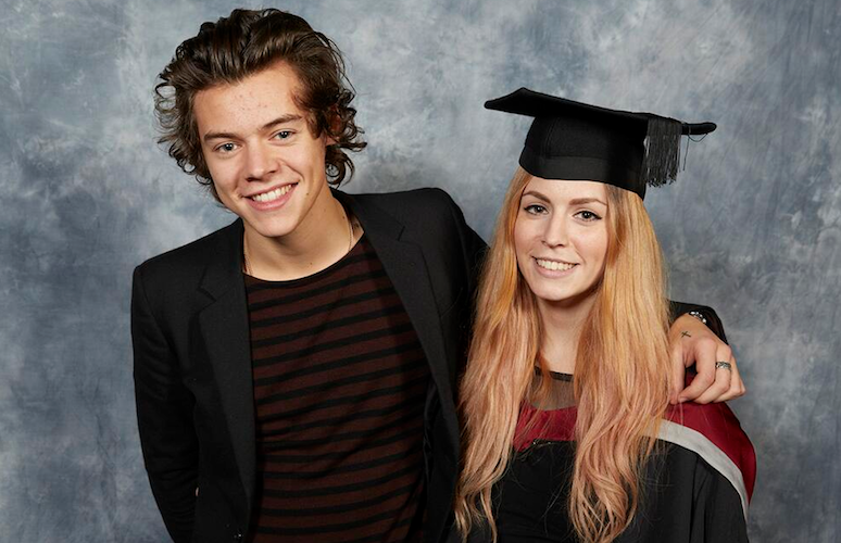 Harry Styles: Sestro je pospremil na maturo!