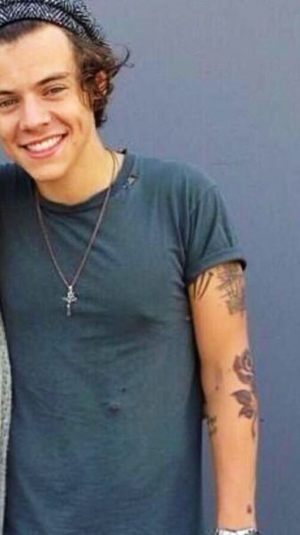 FOTO: Harry iz 1D: Ima nov tatu na zelo vidnem mestu!