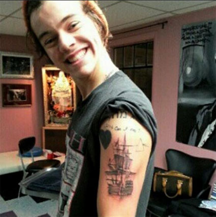 Razkrito! Harry iz 1D: Njegov tatu na rami ni povezan s Taylor Swift!