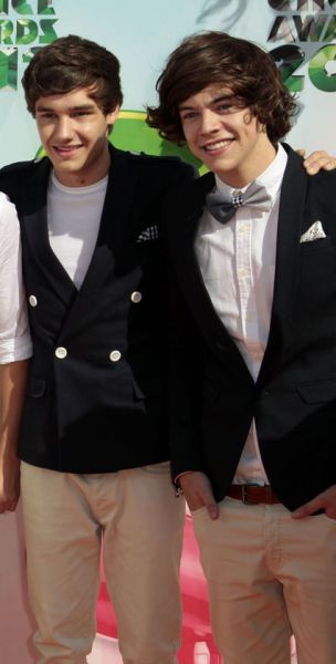 Opa! Harry iz 1D: Liam poljublja veliko preveč deklet!