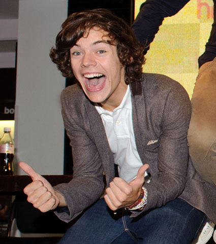 Vroče! One Direction: Razkrivamo Harryjev nov tatu in naslov novega singla!