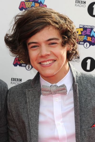 Uspeh! Harry iz One Direction na Twitterju dosegel 1 milijon sledilcev!