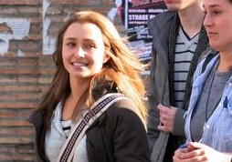 Hayden Panettiere: V vlogi morilke se očitno dobro počuti!