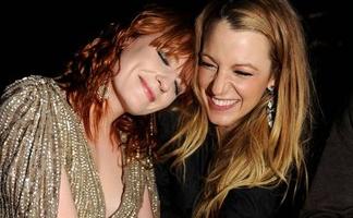FOTO: Blake Lively: Na zabavo v modrih svetlečih pajkicah