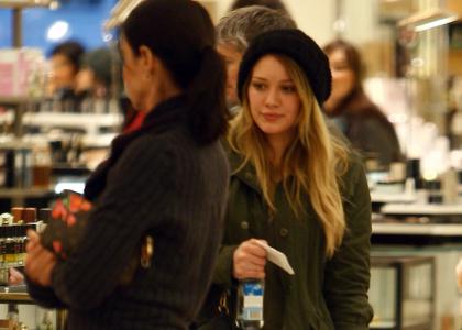 Hilary Duff: Tudi sama božična darila nakupuje v zadnjem trenutku