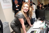 Hilary Duff: Dobrodelno dekle