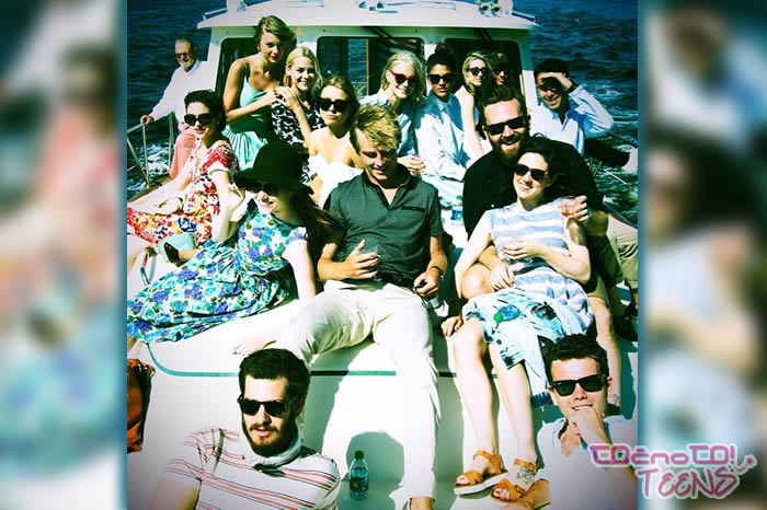 Čoln slavnih s Taylor Swift, Emmo in Andrewom!