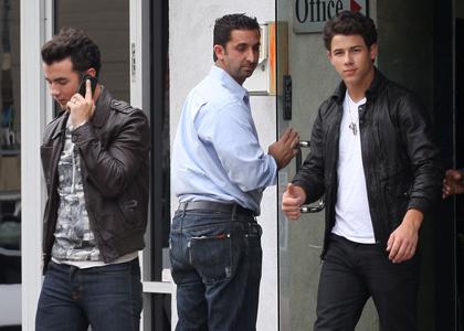 Jonas Brothers: Nenapovedano so obiskali šolo