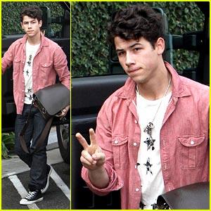 Nick Jonas zaposlen s snemanjem