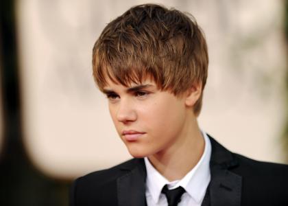 VROČE: Neverjeten Justin Bieber: Njegova linija lakov za nohte je že razprodana!