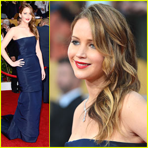 Vroče! Jennifer Lawrence spet zmagovalka na SAG, kjer se ji je strgala obleka!
