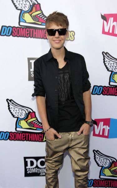 Justin Bieber: Na Twitterju ima že 12 milijonov sledilcev!