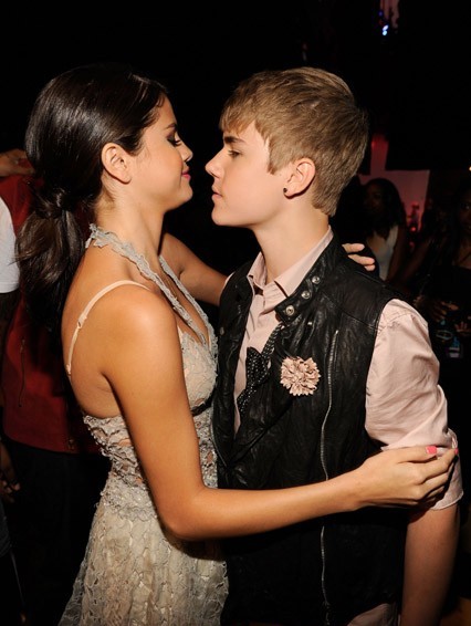 Vroče! Justin in Selena: Je njuno razmerje zlagano?!