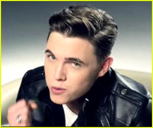 VROČE+VIDEO: Jesse McCartney je končno izdal svoj videospot 'Shake'!