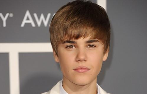 FOTO: Justin Bieber na grammyjih, kjer je ostal povsem praznih rok!