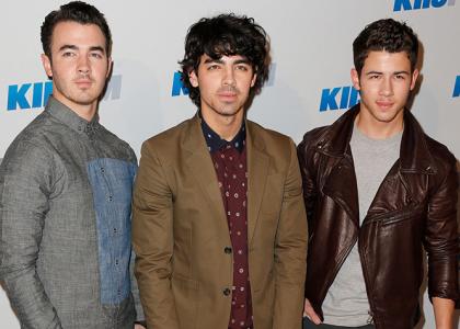 Šok! Jonas Brothers: Oboževalka jih toži!