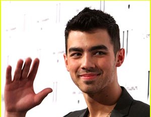 Joe Jonas: Svoje solo kariero se je resno lotil!