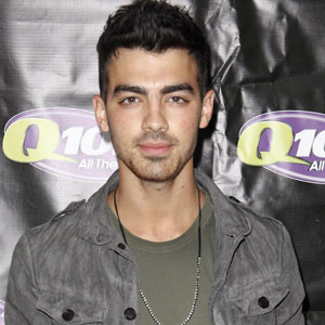 VROČE: Joe Jonas bo nastopil za Britney Spears