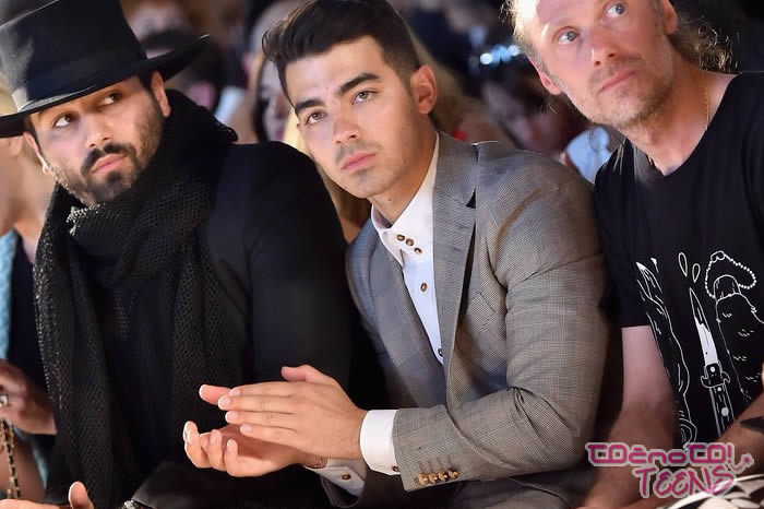 MODNI Joe Jonas: z milanskega na pariški!
