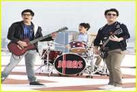 VROČE: Nova pesem Jonas Brothers - 'Felling Alive'