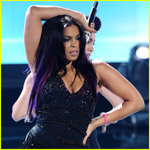 VIDEO: Jordin Sparks je na Ameriškem idolu v živo zapela nov singel!
