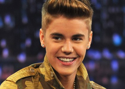 Justin Bieber: Včeraj je na Twitterju udaril po tabloidih!