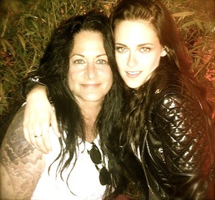 Kristen Stewart: Njena mama zagovarja njeno varanje?!