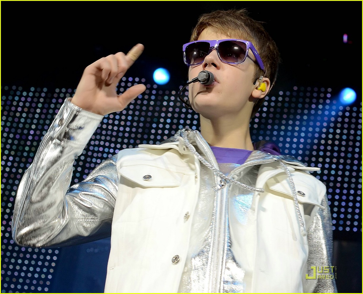 Justin Bieber: Za Irsko zahteval, da ves alkohol umaknejo iz njegove hotelske sobe!