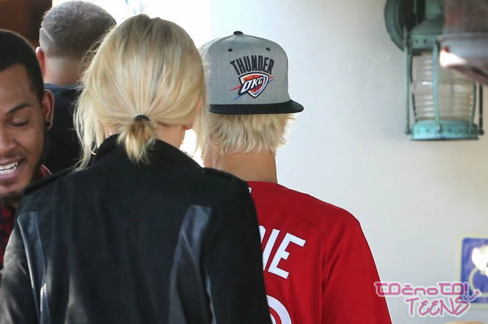VIDEO! Justin Bieber še naprej s Hailey!