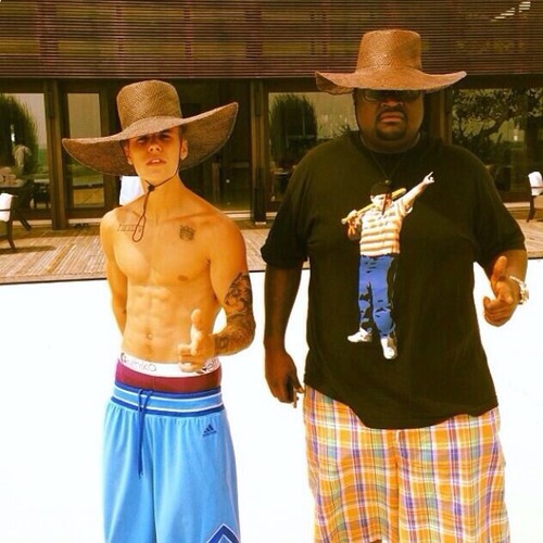 Foto! Justin Bieber: Zgoraj brez na Baliju!