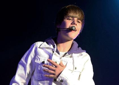 VROČE: Nov videospot Justina za njegove oboževalce: 'Love Me'
